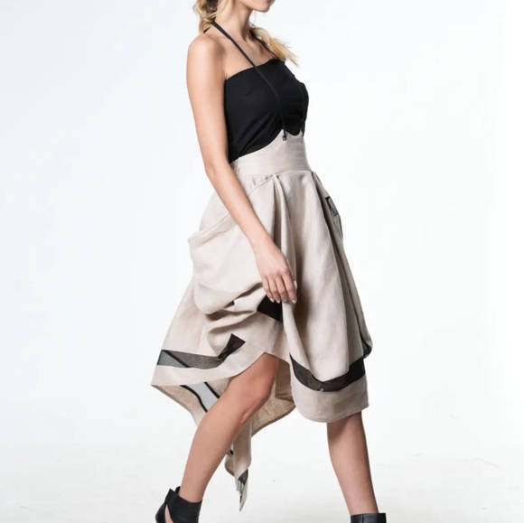 NWT European Street Wear Skirt - Picture 3 of 4